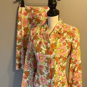 Vintage Harve Benard skirt suit set. Floral, linen blend. Size 6